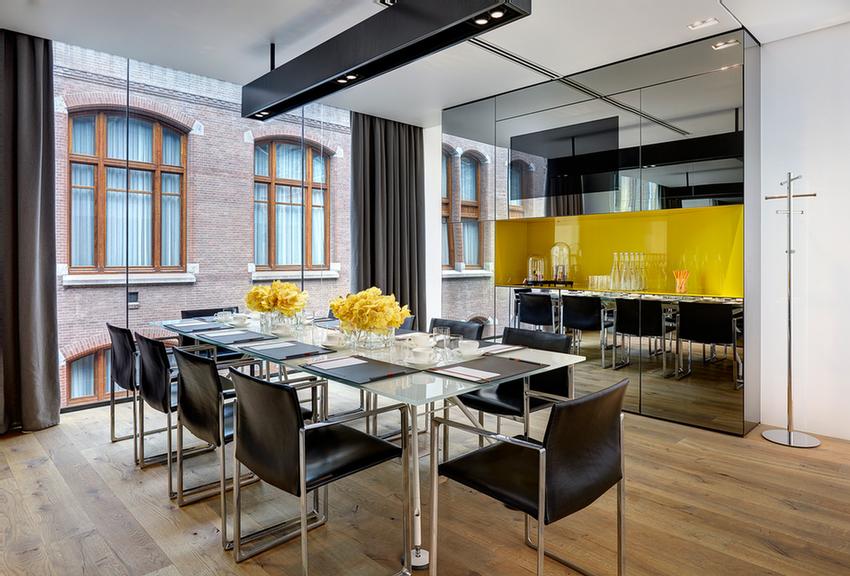 Photo of Yellow Room