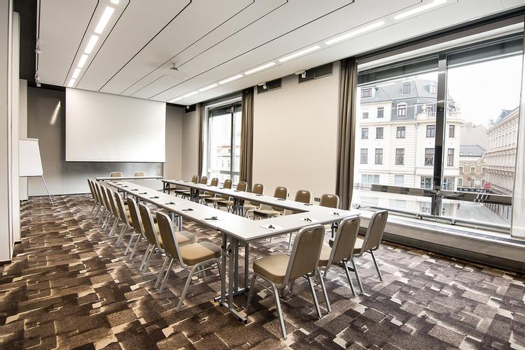 Photo of Meeting Room 4 Lacina