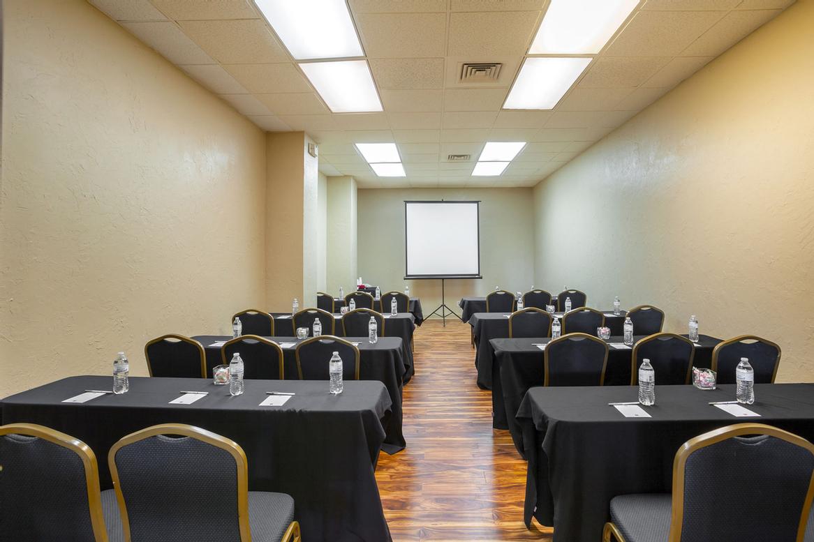 Photo of Classroom Size 40pp Max