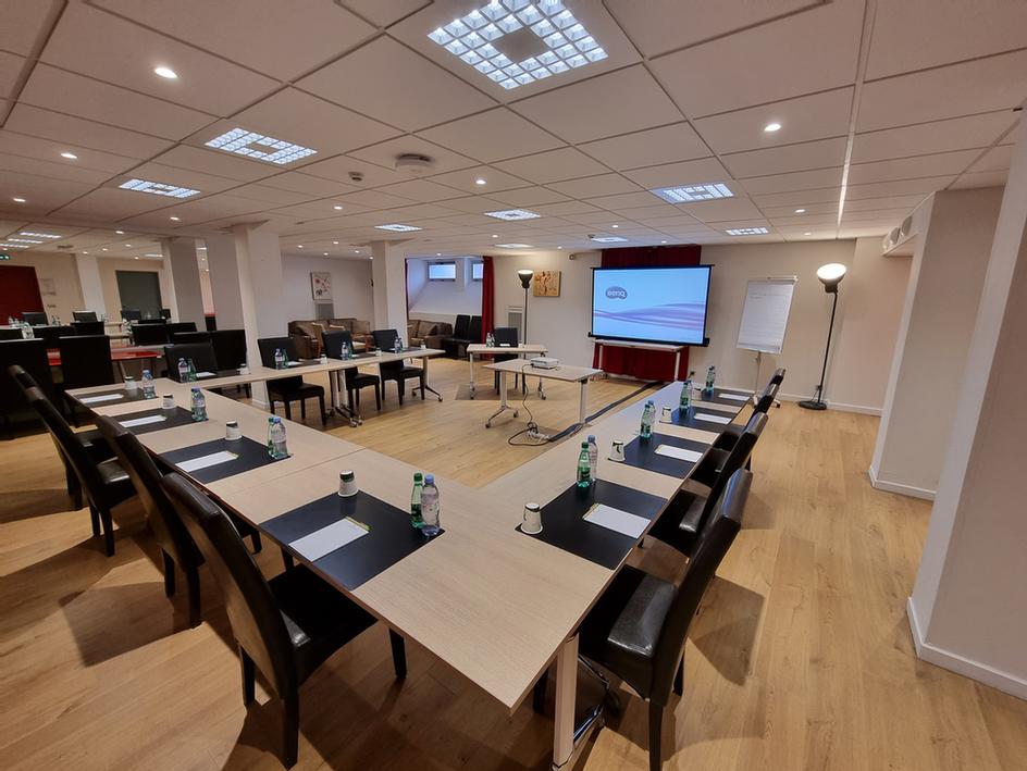 Photo of SALLE DE SEMINAIRE SECONDAIRE