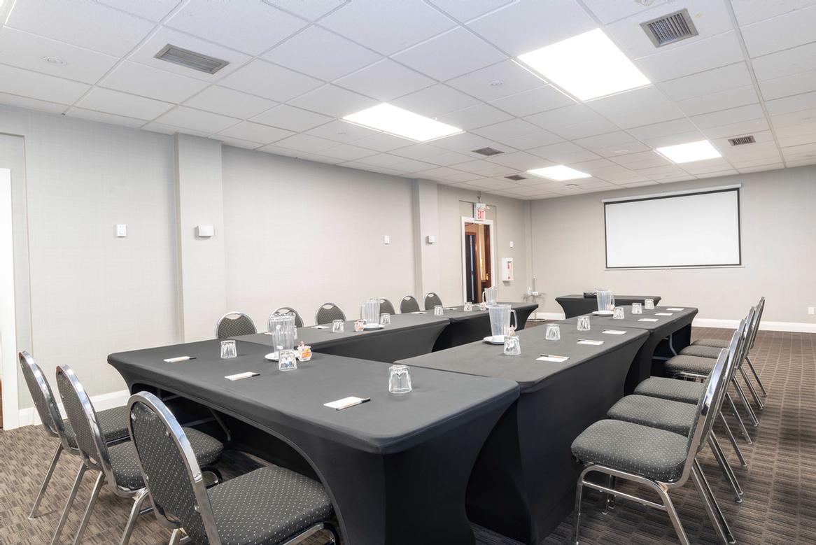 Photo of Kelowna Meeting Room