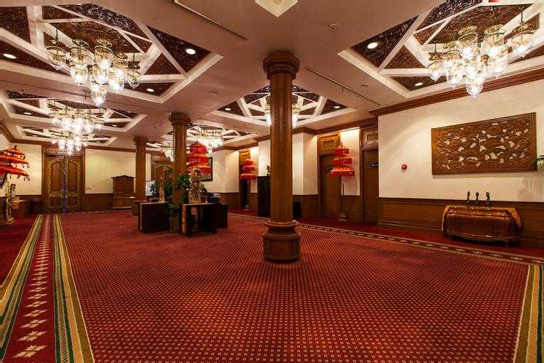 Photo of Foyer