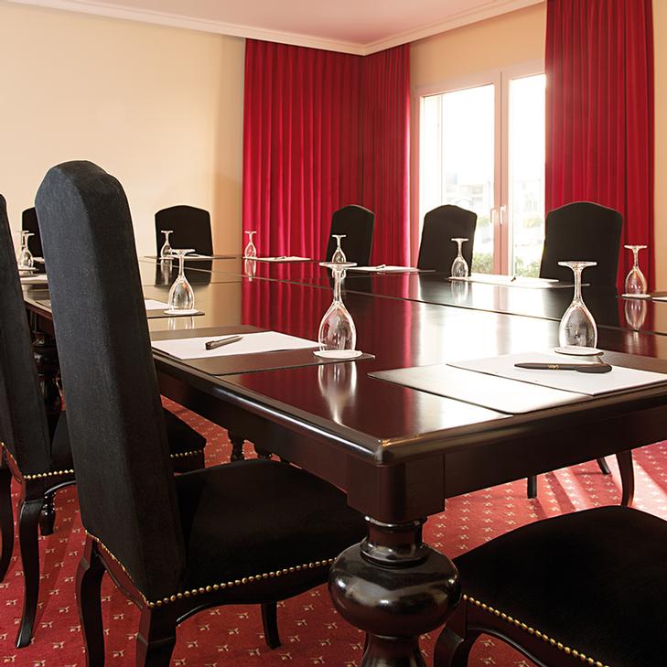 Photo of Salon Rouge