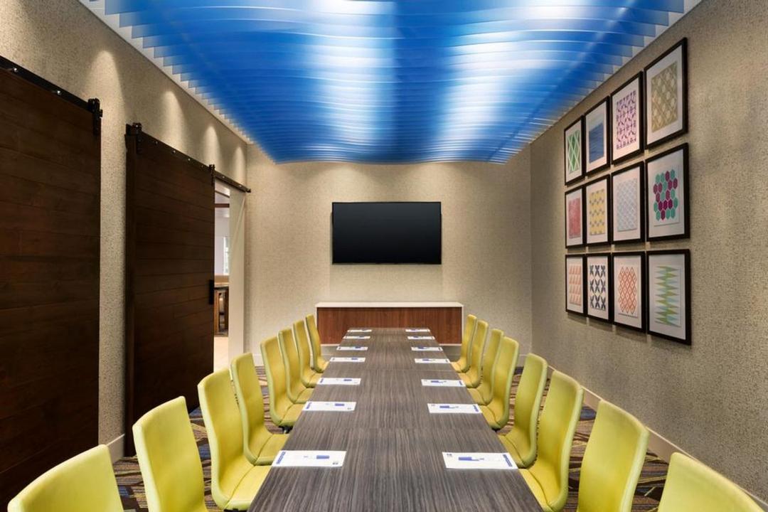 Photo of Holiday Boardroom
