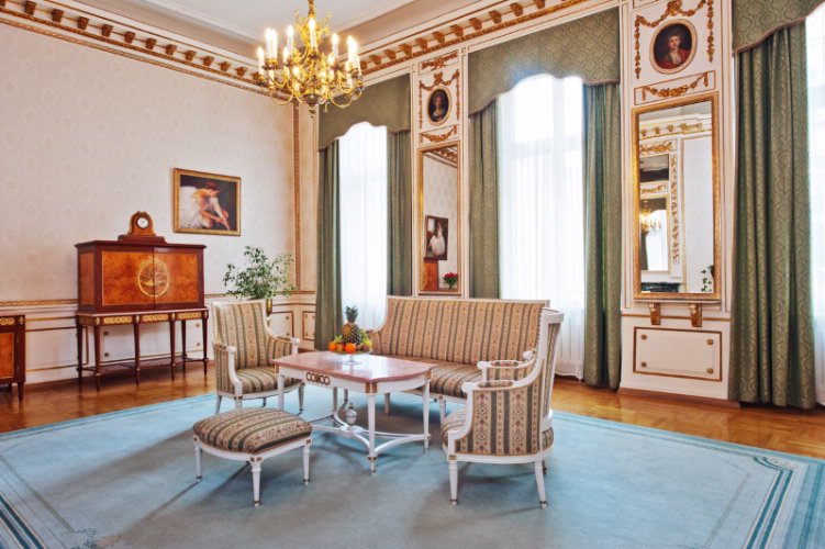 Photo of FIREPLACE ROOM