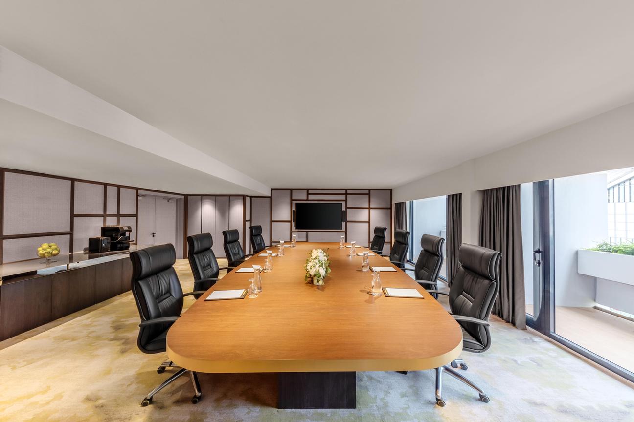 Photo of Boardroom